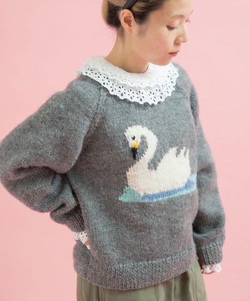 CHILD WOMAN(チャイルドウーマン)の「ネパールギルボックス スワンインターシャプルオーバー(ニット/セーター・レディース・レッド/ブラック/グレー・FREE)」の7枚目の写真