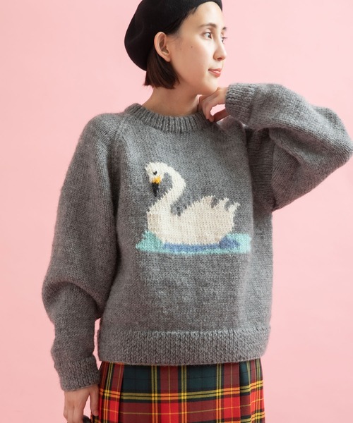 CHILD WOMAN(チャイルドウーマン)の「ネパールギルボックス スワンインターシャプルオーバー(ニット/セーター・レディース・レッド/ブラック/グレー・FREE)」の15枚目の写真