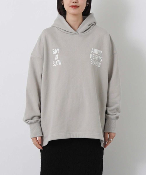 Gready Brilliant(グレディブリリアン)の「裏毛バックロゴフーディー(Tシャツ/カットソー・レディース・グレイッシュベージュ/ネイビー・38)」の13枚目の写真