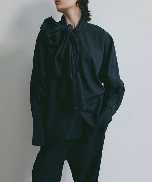 ETRE TOKYO（エトレトウキョウ）の「SANTEボウタイリボンシャツ（シャツ/ブラウス・レディース・ネイビー/ホワイト/ライトブルー・FREE）」の3枚目の写真