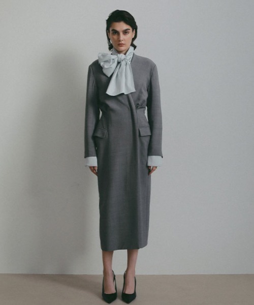 ETRE TOKYO（エトレトウキョウ）の「SANTEボウタイリボンシャツ（シャツ/ブラウス・レディース・ネイビー/ホワイト/ライトブルー・FREE）」の15枚目の写真