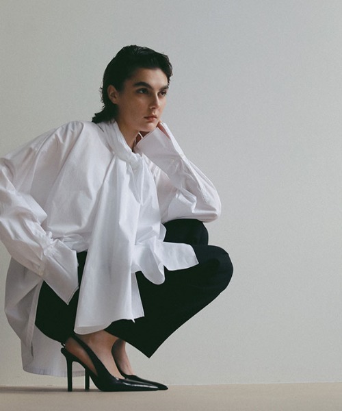 ETRE TOKYO（エトレトウキョウ）の「SANTEボウタイリボンシャツ（シャツ/ブラウス・レディース・ネイビー/ホワイト/ライトブルー・FREE）」の13枚目の写真