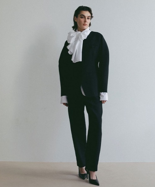 ETRE TOKYO（エトレトウキョウ）の「SANTEボウタイリボンシャツ（シャツ/ブラウス・レディース・ネイビー/ホワイト/ライトブルー・FREE）」の4枚目の写真