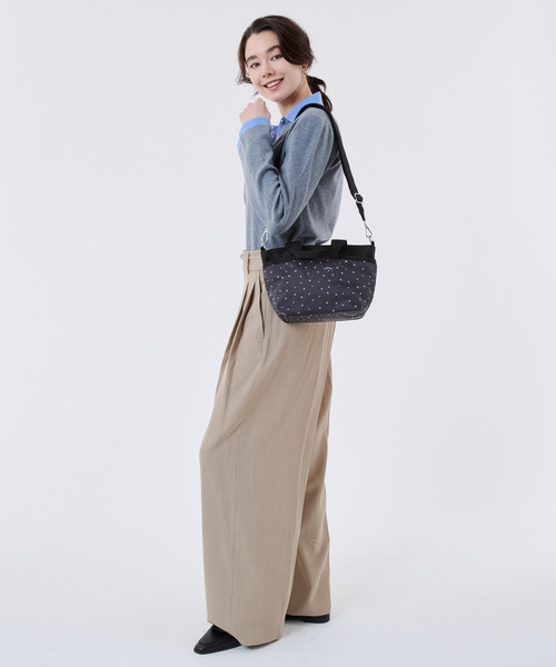 LeSportsac(レスポートサック)の「SMALL BUCKET TOTE ブリスドッツ(トートバッグ・レディース・ブラック・FREE)」の3枚目の写真