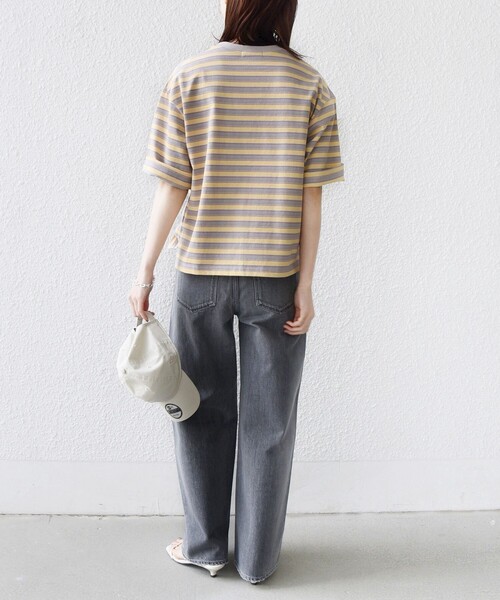SHIPS(シップス)の「【WEB限定】マルチ ボーダー 5分袖 TEE(Tシャツ/カットソー・レディース・ブラウン/ライトグレー/ネイビー・ONE SIZE)」の6枚目の写真
