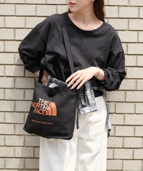 THE NORTH FACE(ザノースフェイス)の「【THE NORTH FACE】ORGANIC C MUSETTE(ショルダーバッグ・メンズ・アイボリー系1/アイボリー系4/アイボリー系3/アイボリー系2/オリーブ/ブラック・FREE)」の2枚目の写真