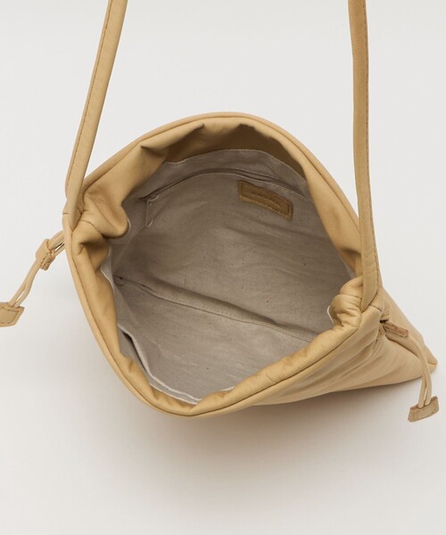 folna(フォルナ)の「【別注】<Folna>レザー ドロスト ショルダーバッグ 2WAY(ショルダーバッグ・レディース・ブラック/ベージュ・FREE)」の17枚目の写真