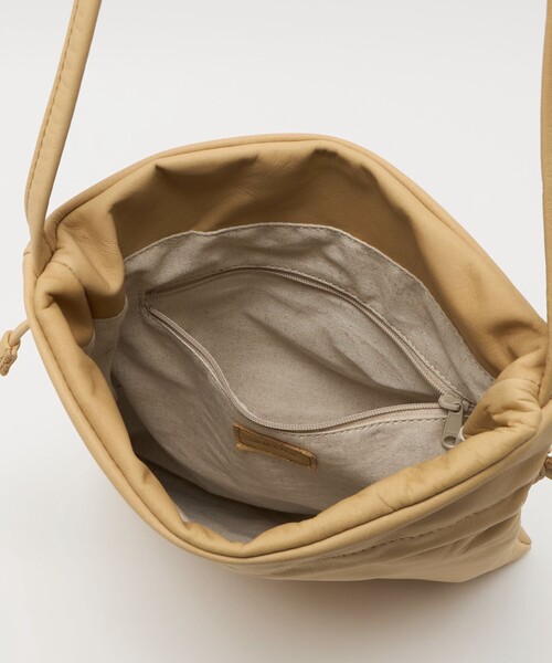 folna(フォルナ)の「【別注】<Folna>レザー ドロスト ショルダーバッグ 2WAY(ショルダーバッグ・レディース・ブラック/ベージュ・FREE)」の18枚目の写真