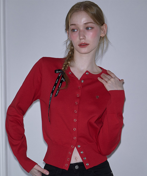 ROSEFRANTZ（ロゼフランツ）の「Eyelet Round Cardigan [Rose Red]（カーディガン/ボレロ・レディース・レッド・FREE）」の2枚目の写真