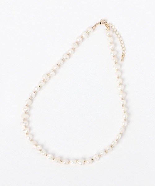 BAYFLOW（ベイフロー）の「ニュアンス淡水パールネックレス（ネックレス・レディース・イエロー・FREE）」の2枚目の写真