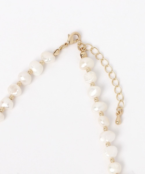 BAYFLOW（ベイフロー）の「ニュアンス淡水パールネックレス（ネックレス・レディース・イエロー・FREE）」の3枚目の写真