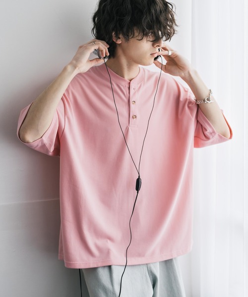 Rocky Monroe(ロッキーモンロー)の「AIR TEC+ 接触冷感・遮熱・UVカット 多機能ヘンリーネック半袖Tシャツ(Tシャツ/カットソー・メンズ・ブラック/グレイッシュベージュ/ブルー/チャコール/ネイビー/ピンク/ホワイト・M/L/XL)」の7枚目の写真