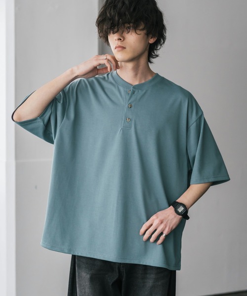 Rocky Monroe(ロッキーモンロー)の「AIR TEC+ 接触冷感・遮熱・UVカット 多機能ヘンリーネック半袖Tシャツ(Tシャツ/カットソー・メンズ・ブラック/グレイッシュベージュ/ブルー/チャコール/ネイビー/ピンク/ホワイト・M/L/XL)」の6枚目の写真