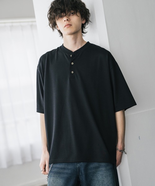 Rocky Monroe(ロッキーモンロー)の「AIR TEC+ 接触冷感・遮熱・UVカット 多機能ヘンリーネック半袖Tシャツ(Tシャツ/カットソー・メンズ・ブラック/グレイッシュベージュ/ブルー/チャコール/ネイビー/ピンク/ホワイト・M/L/XL)」の16枚目の写真