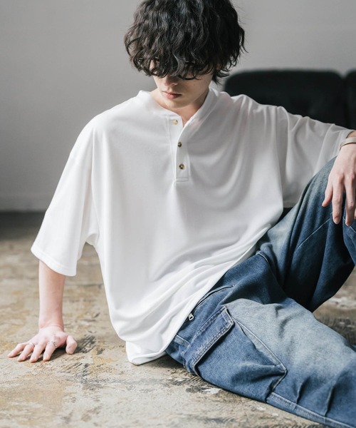 Rocky Monroe(ロッキーモンロー)の「AIR TEC+ 接触冷感・遮熱・UVカット 多機能ヘンリーネック半袖Tシャツ(Tシャツ/カットソー・メンズ・ブラック/グレイッシュベージュ/ブルー/チャコール/ネイビー/ピンク/ホワイト・M/L/XL)」の8枚目の写真