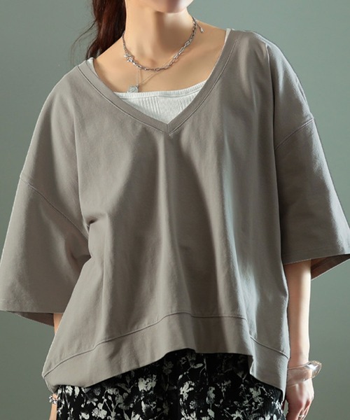 GOLDJAPAN(ゴールドジャパン)の「深Vネッククロップド丈プルオーバー【大きいサイズ対応】(Tシャツ/カットソー・レディース・ブラック/チャコールグレー/グレー/ネイビー・4L~5L/LL~3L)」の3枚目の写真