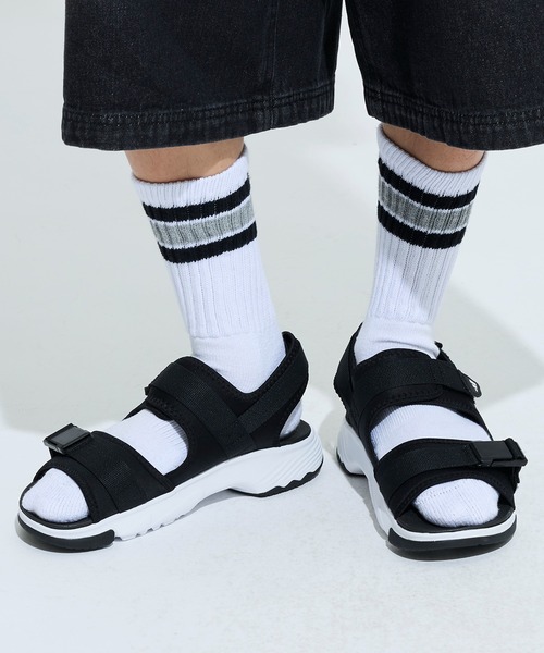 adidas(アディダス)の「ライフスタイル サンダル / LIFESTYLE SANDAL / アディダス adidas スニーカーサンダル(サンダル・メンズ・ホワイト/ブラック×ブラック/ブラック×ホワイト・27.5cm/26.5cm/25.5cm/24.5cm/23.5cm/22.5cm/28.5cm)」の2枚目の写真
