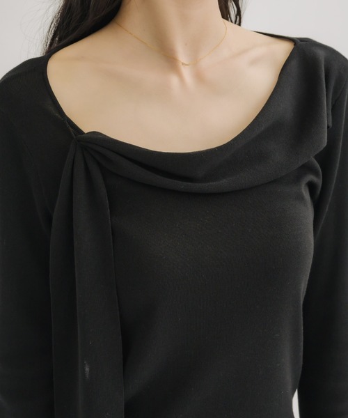 NEUNA(ヌナ)の「【素材にこだわった、上質を手に。】ドレープタイトップス(Tシャツ/カットソー・レディース・アイボリー/ブラック・FREE)」の11枚目の写真
