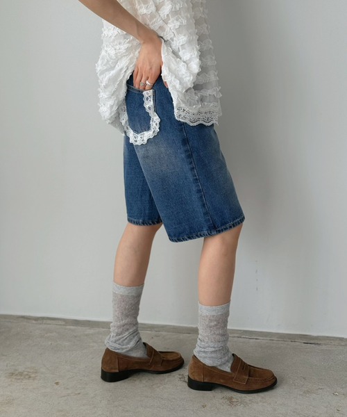 Jewelobe(ジュエローブ)の「レースデザインデニムハーフパンツ(デニムパンツ・レディース・ブルー・M/S)」の6枚目の写真