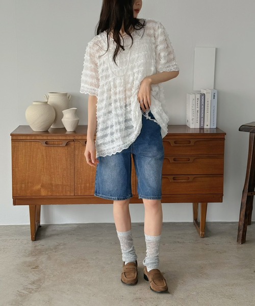 Jewelobe(ジュエローブ)の「レースデザインデニムハーフパンツ(デニムパンツ・レディース・ブルー・M/S)」の7枚目の写真
