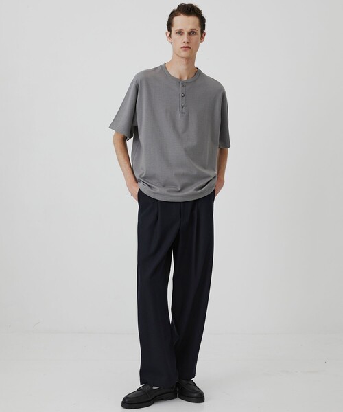 UNITED TOKYO(ユナイテッドトウキョウ)の「【残りわずか】ALBINI CASHMERE×SEA ISLAND COTTON HENRY TEE |最高級コットン/カシミヤ/春服/夏服(Tシャツ/カットソー・メンズ・グレー/ブラック・1/2)」の9枚目の写真