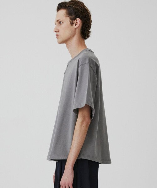 UNITED TOKYO(ユナイテッドトウキョウ)の「【残りわずか】ALBINI CASHMERE×SEA ISLAND COTTON HENRY TEE |最高級コットン/カシミヤ/春服/夏服(Tシャツ/カットソー・メンズ・グレー/ブラック・1/2)」の16枚目の写真