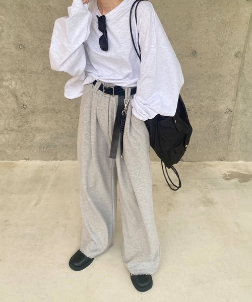ISOOK(アイスー)の「ビッグシルエットロングTシャツ(kiharu select) / ロンT ルーズ オーバーサイズ 無地 長袖 シンプル 春服(Tシャツ/カットソー・レディース・ライトグレー/グレー・FREE)」の10枚目の写真