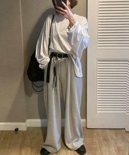 ISOOK(アイスー)の「ビッグシルエットロングTシャツ(kiharu select) / ロンT ルーズ オーバーサイズ 無地 長袖 シンプル 春服(Tシャツ/カットソー・レディース・ライトグレー/グレー・FREE)」の14枚目の写真