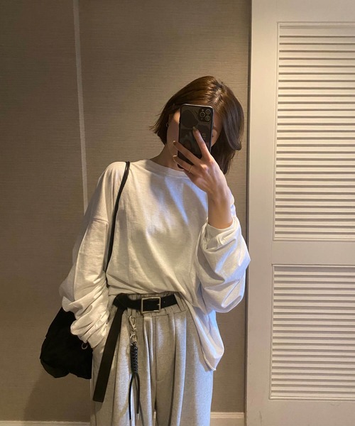 ISOOK(アイスー)の「ビッグシルエットロングTシャツ(kiharu select) / ロンT ルーズ オーバーサイズ 無地 長袖 シンプル 春服(Tシャツ/カットソー・レディース・ライトグレー/グレー・FREE)」の15枚目の写真