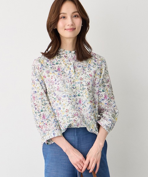 A/C DESIGN BY ALPHA CUBIC(エーシーデザインバイアルファキュービック)の「【Liberty】リバティプリントスタンドカラーシャツ【大きいサイズあり】(シャツ/ブラウス・レディース・オフホワイト/ネイビー・9号/11号/13号/15号/17号)」の1枚目の写真