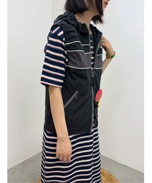 MIDVEIN（ミッドヴェイン）の「color scheme fitted vest（ナイロンジャケット）」