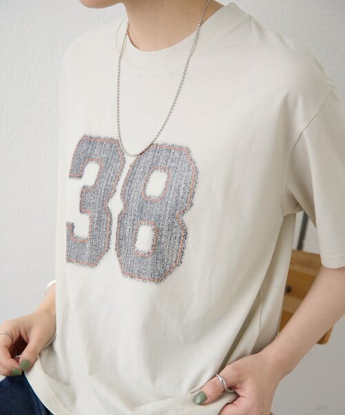 ear PAPILLONNER（イアパピヨネ）の「ナンバーTシャツ【SUM1 STYLE】（Tシャツ/カットソー・レディース・ライトベージュ・FREE）」の2枚目の写真