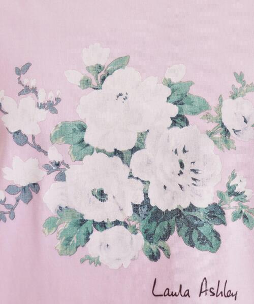 LAURA ASHLEY（ローラアシュレイ）の「【ギフトにおすすめ！5分袖／接触冷感／UVカット】エレンボロー ローズ柄Tシャツ（Tシャツ/カットソー・レディース・サックスブルー/ピンク系/ネイビー/グレー/オフホワイト・38/40）」の6枚目の写真