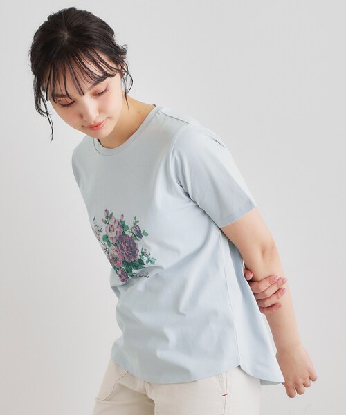 LAURA ASHLEY（ローラアシュレイ）の「【ギフトにおすすめ！5分袖／接触冷感／UVカット】エレンボロー ローズ柄Tシャツ（Tシャツ/カットソー・レディース・サックスブルー/ピンク系/ネイビー/グレー/オフホワイト・38/40）」の8枚目の写真