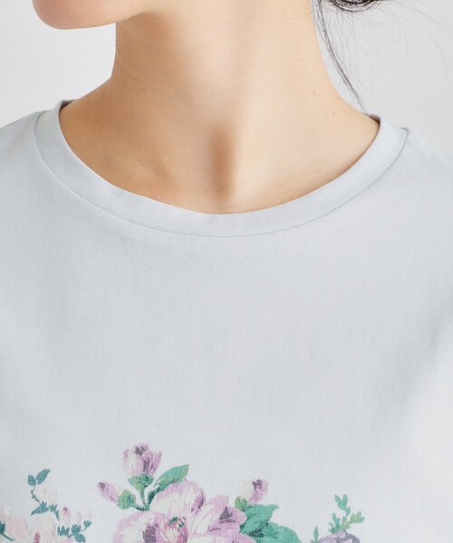 LAURA ASHLEY（ローラアシュレイ）の「【ギフトにおすすめ！5分袖／接触冷感／UVカット】エレンボロー ローズ柄Tシャツ（Tシャツ/カットソー・レディース・サックスブルー/ピンク系/ネイビー/グレー/オフホワイト・38/40）」の18枚目の写真