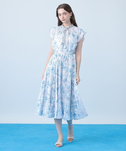 ANAYI(アナイ)の「Coral プリントローンスカーフタイ ブラウス〈セットアップ対応商品〉(シャツ/ブラウス・レディース・ピンク/ブルー・38/36)」の3枚目の写真