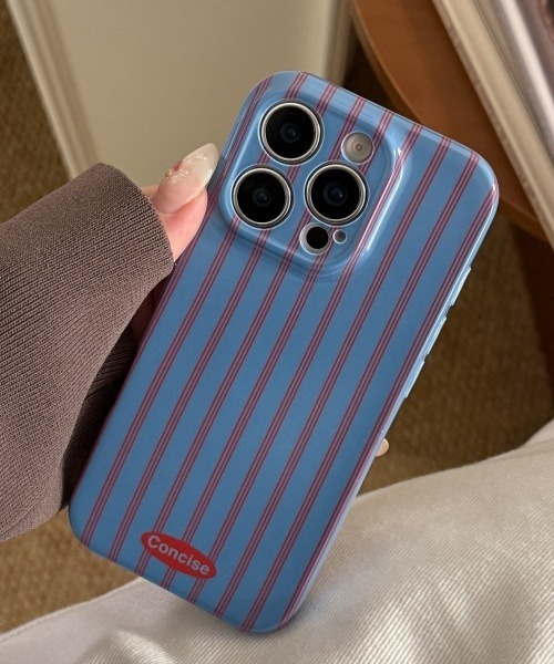 Fun & Daily(ファンアンドデイリー)の「F&D : ストライプ・ iPhoneケース / 16 / 17 / Plus / Pro / Pro Max / Air アイフォンケース(スマホケース/カバー・レディース・ブルー・iPhone 17 Pro/iPhone 16/iPhone 16 Pro/iPhone 17/iPhone 17 Pro Max/iPhone Air)」の2枚目の写真