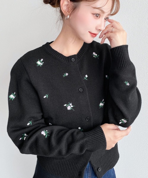 moment+(モーメントプラス)の「花柄刺繍ニットカーディガン(カーディガン/ボレロ・レディース・ピンク/杢グレー/ネイビー/アイボリー/ブラック・M/L)」の3枚目の写真