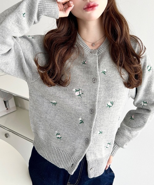 moment+(モーメントプラス)の「花柄刺繍ニットカーディガン(カーディガン/ボレロ・レディース・ピンク/杢グレー/ネイビー/アイボリー/ブラック・M/L)」の15枚目の写真