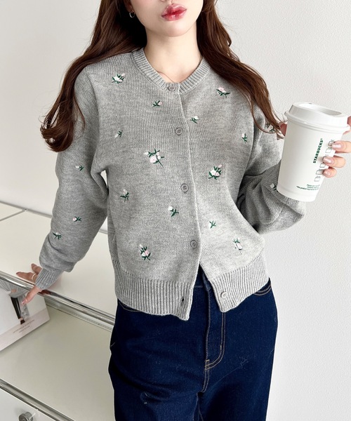moment+(モーメントプラス)の「花柄刺繍ニットカーディガン(カーディガン/ボレロ・レディース・ピンク/杢グレー/ネイビー/アイボリー/ブラック・M/L)」の17枚目の写真