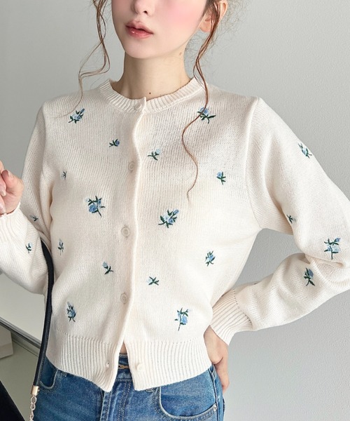 moment+(モーメントプラス)の「花柄刺繍ニットカーディガン(カーディガン/ボレロ・レディース・ピンク/杢グレー/ネイビー/アイボリー/ブラック・M/L)」の6枚目の写真