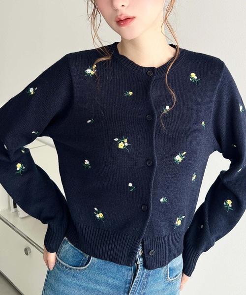 moment+(モーメントプラス)の「花柄刺繍ニットカーディガン(カーディガン/ボレロ・レディース・ピンク/杢グレー/ネイビー/アイボリー/ブラック・M/L)」の21枚目の写真