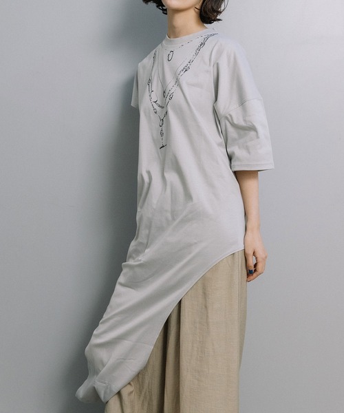 MARECHAL TERRE(マルシャルテル)の「2wayジュエリープリントTシャツ(Tシャツ/カットソー・レディース・グレイッシュベージュ/ホワイト×ブラック/ブラック/ホワイト・MEDIUM)」の21枚目の写真