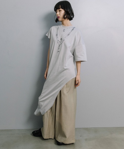 MARECHAL TERRE(マルシャルテル)の「2wayジュエリープリントTシャツ(Tシャツ/カットソー・レディース・グレイッシュベージュ/ホワイト×ブラック/ブラック/ホワイト・MEDIUM)」の17枚目の写真