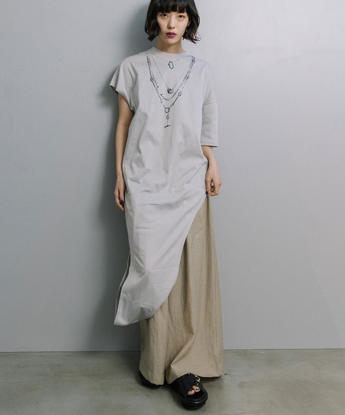 MARECHAL TERRE(マルシャルテル)の「2wayジュエリープリントTシャツ(Tシャツ/カットソー・レディース・グレイッシュベージュ/ホワイト×ブラック/ブラック/ホワイト・MEDIUM)」の16枚目の写真