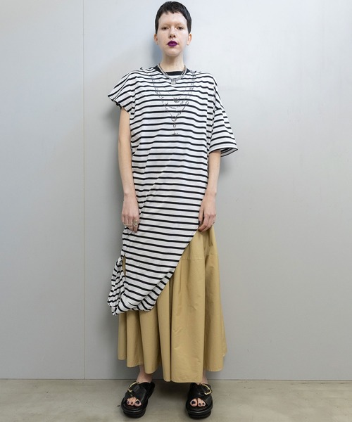 MARECHAL TERRE(マルシャルテル)の「2wayジュエリープリントTシャツ(Tシャツ/カットソー・レディース・グレイッシュベージュ/ホワイト×ブラック/ブラック/ホワイト・MEDIUM)」の12枚目の写真