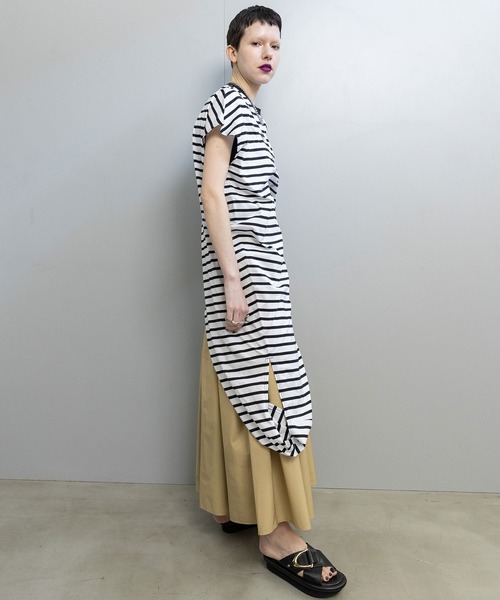 MARECHAL TERRE(マルシャルテル)の「2wayジュエリープリントTシャツ(Tシャツ/カットソー・レディース・グレイッシュベージュ/ホワイト×ブラック/ブラック/ホワイト・MEDIUM)」の11枚目の写真