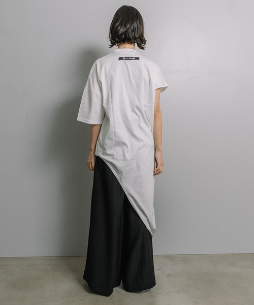 MARECHAL TERRE(マルシャルテル)の「2wayジュエリープリントTシャツ(Tシャツ/カットソー・レディース・グレイッシュベージュ/ホワイト×ブラック/ブラック/ホワイト・MEDIUM)」の7枚目の写真