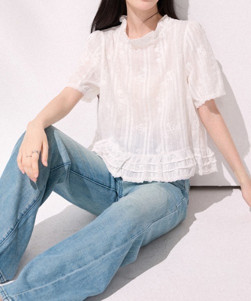 LUCPY（ラクピー）の「レースティアードシアーブラウス（シャツ/ブラウス・レディース・ホワイト・X-LARGE/LARGE/MEDIUM/SMALL）」の2枚目の写真