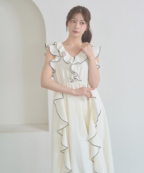 Ambre Neige(アンブルネージュ)の「raffle flill dress / ラッフルフリルワンピース(ワンピース・レディース・ブラック/オフホワイト・FREE)」の8枚目の写真